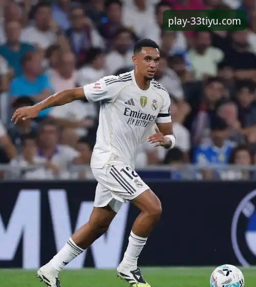 皇马球星场外“小插曲”深度评测：从阿诺德停车事件看体育资讯平台的即时性与专业性